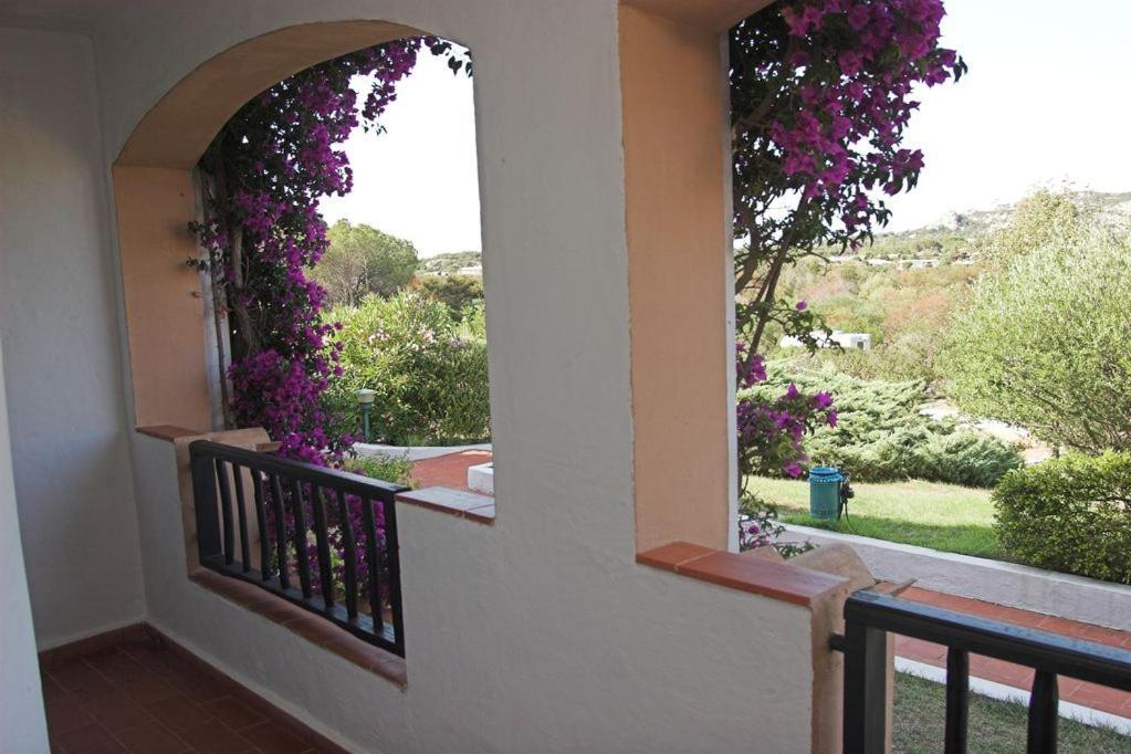 Appartamento Trilocale Vista Piscina Baja Sardinia Kültér fotó